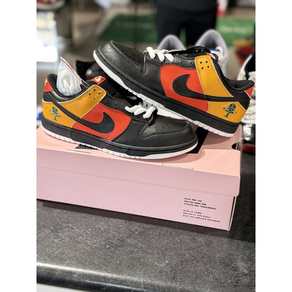 Size 9 - Nike Dunk Pro SB Low Raygun